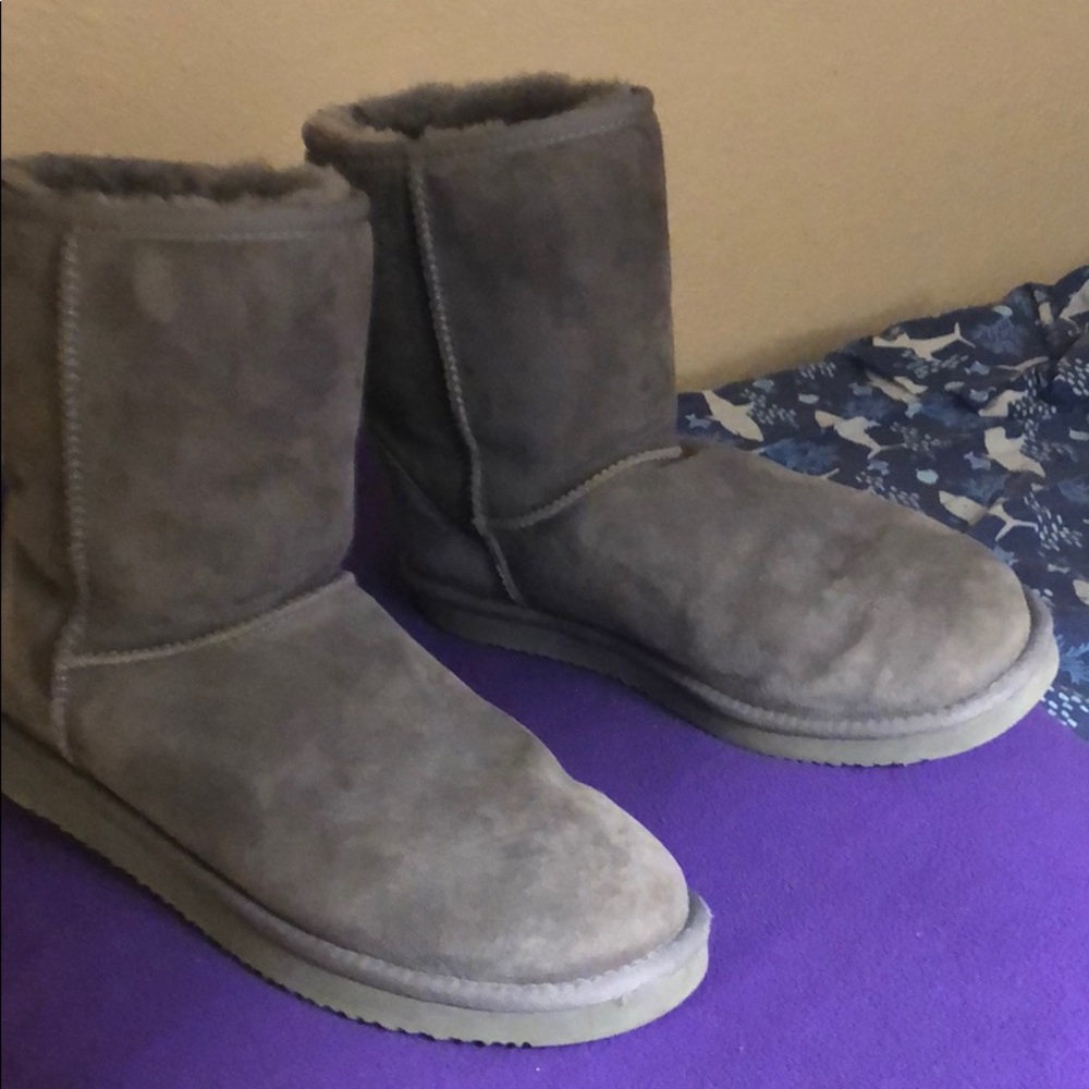 Boots, gray, faux fur lined, Sz 8, pull on